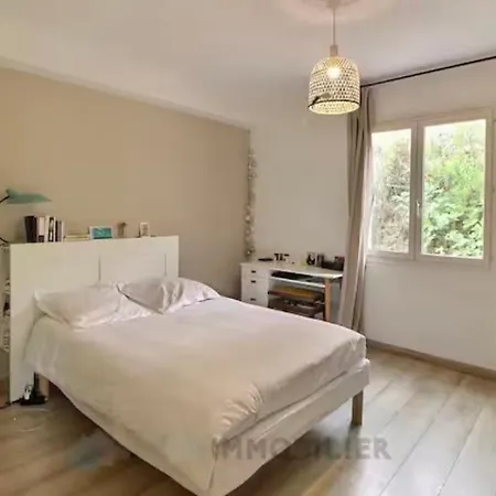 Grand F4 En Rez De Jardin דירה